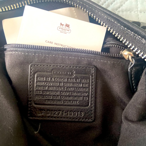 Authentic Coach. Excellent Condition! - Picture 5 of 8